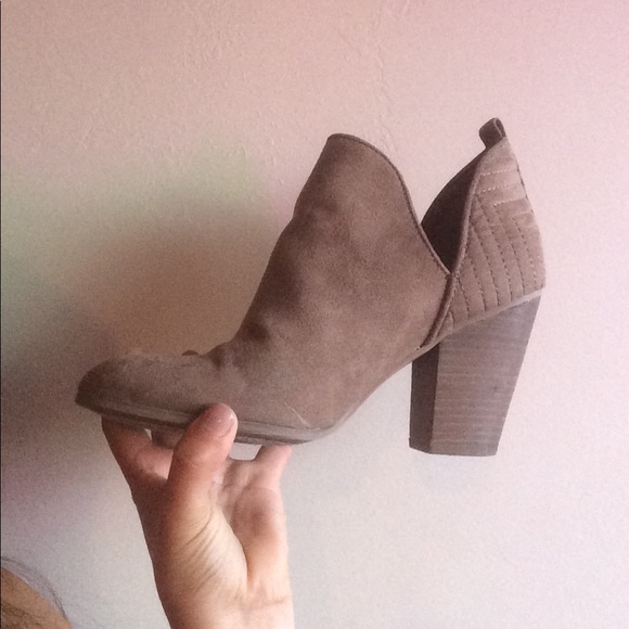 Heeled booties - Picture 2 of 3